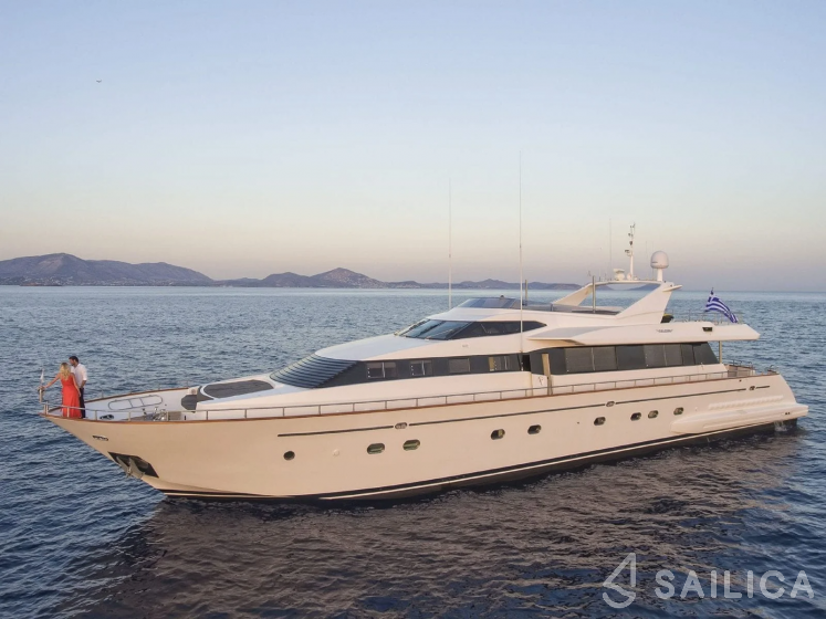 Falcon 100 - Yacht Charter Sailica