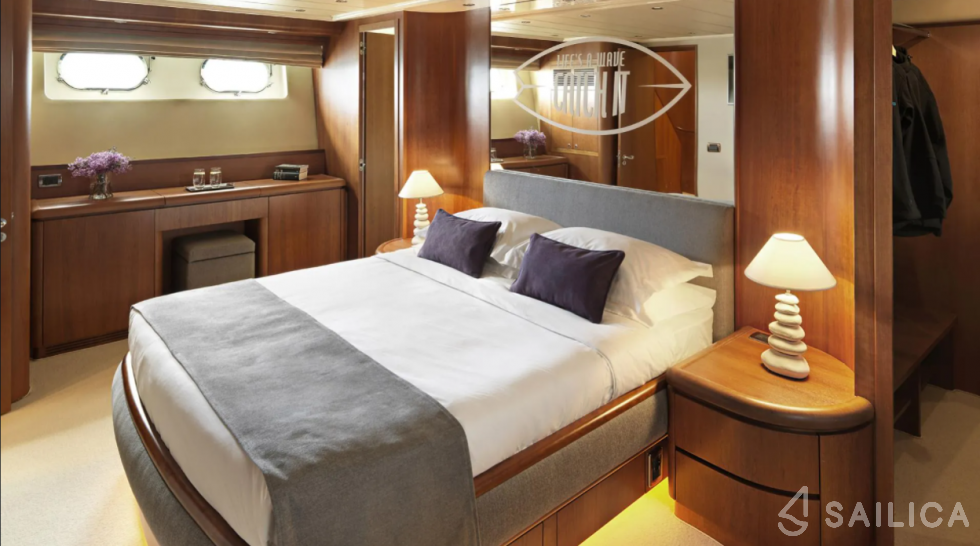 Falcon 100 - Yacht Charter Sailica
