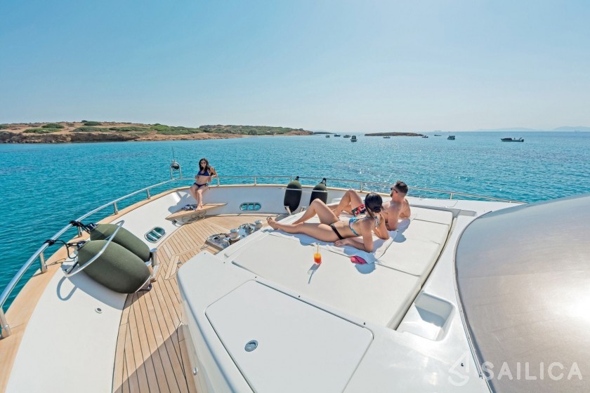 Falcon 92 - Yacht Charter Sailica