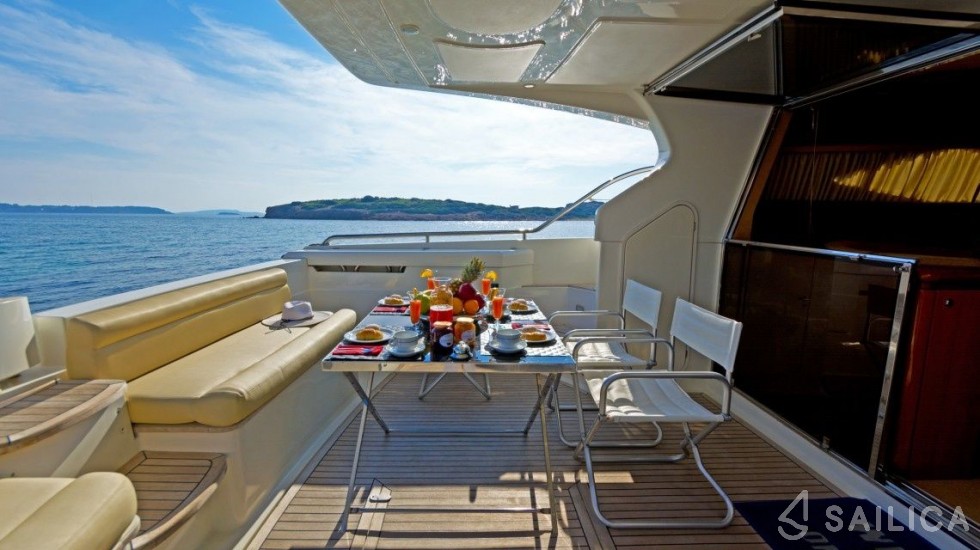 Ferretti 620 - Yacht Charter Sailica