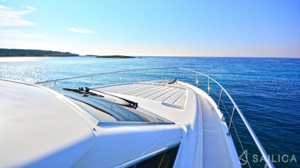 Ferretti 620 - Yacht Charter Sailica