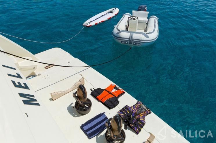 Ferretti 68 - Yacht Charter Sailica