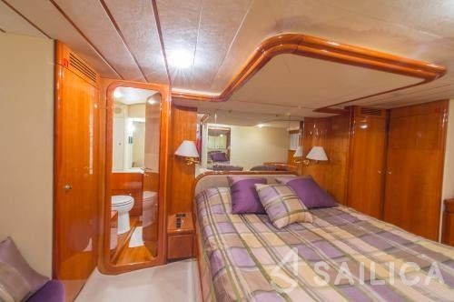 Ferretti 68 - Yacht Charter Sailica