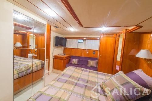 Ferretti 68 - Yacht Charter Sailica