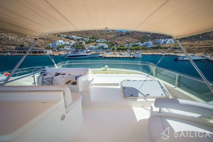 Ferretti 68 - Yacht Charter Sailica