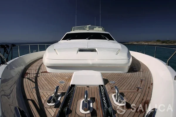 Ferretti 80 - Yacht Charter Sailica