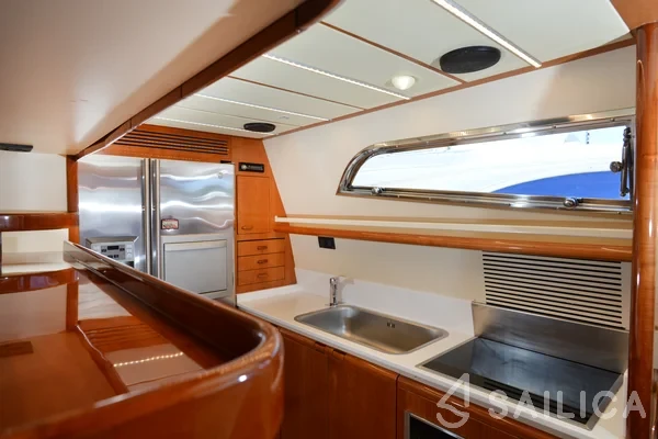 Ferretti 80 - Yacht Charter Sailica