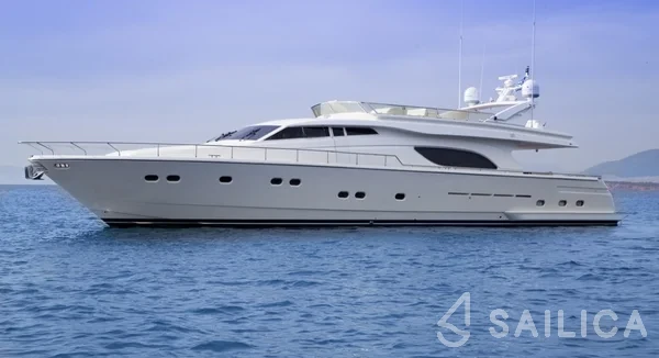 Ferretti 80 - Yacht Charter Sailica