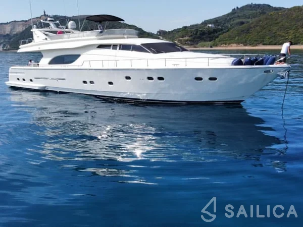 Ferretti 80 - Yacht Charter Sailica
