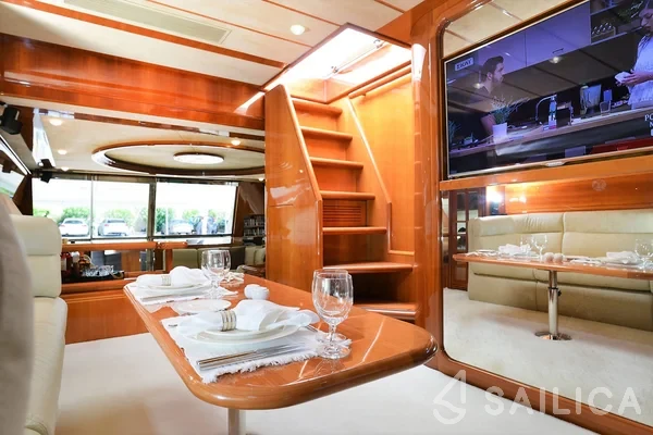 Ferretti 80 - Yacht Charter Sailica
