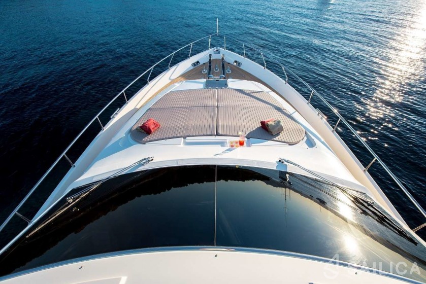 Ferretti 83 - Yacht Charter Sailica