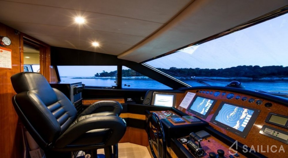 Ferretti 83 - Yacht Charter Sailica