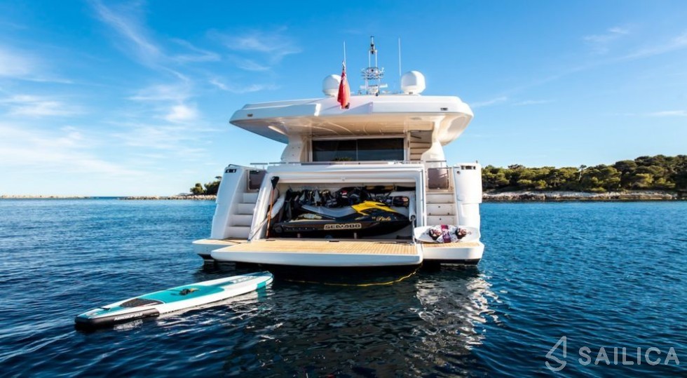 Ferretti 83 - Yacht Charter Sailica