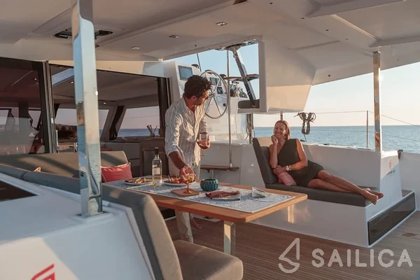 Isla 40 - Yacht Charter Sailica