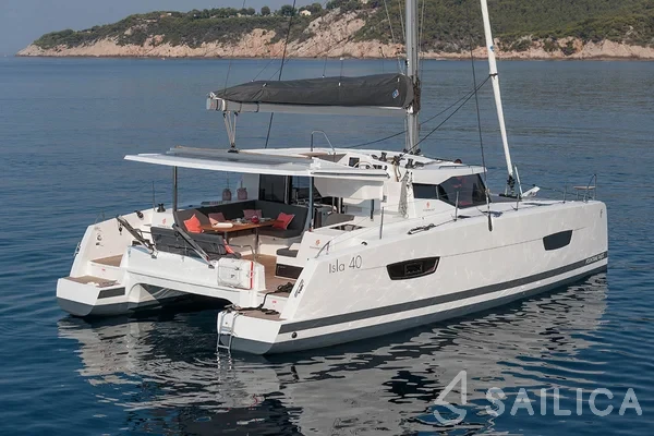 Isla 40 - Yacht Charter Sailica