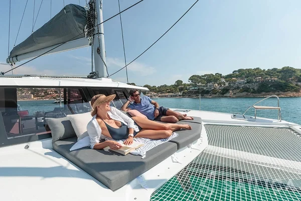 Isla 40 - Yacht Charter Sailica