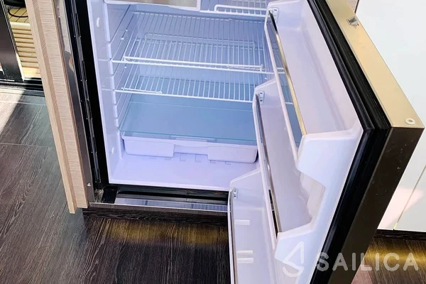 Elba 45 - Yacht Charter Sailica