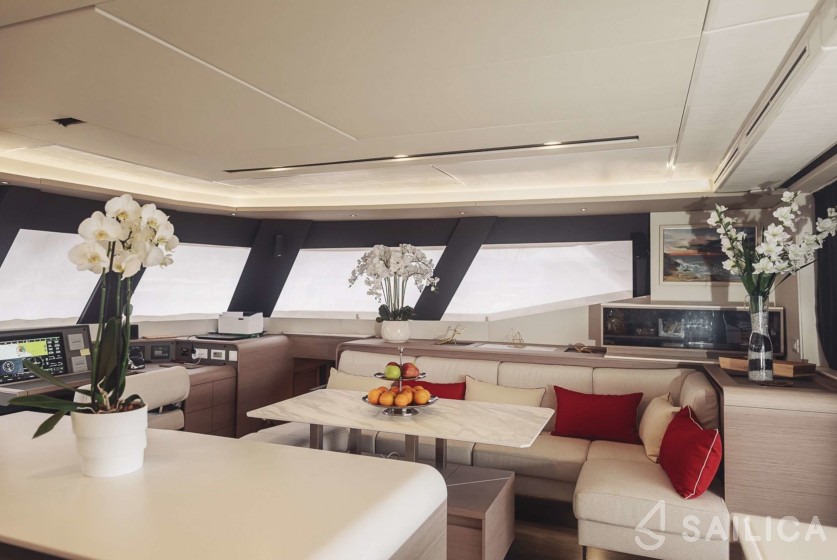 Samana 59 - Yacht Charter Sailica