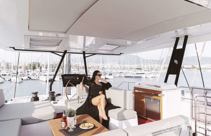 Samana 59 - Yacht Charter Sailica