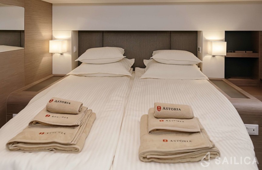 Samana 59 - Yacht Charter Sailica