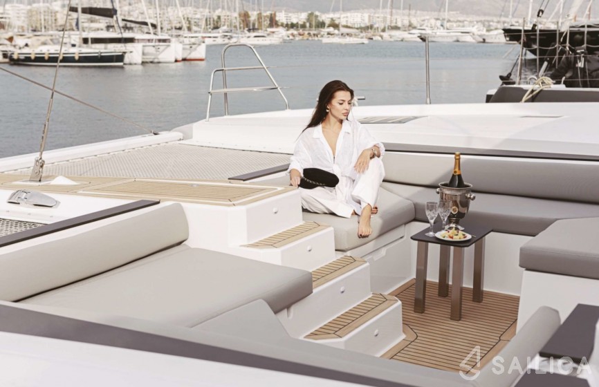 Samana 59 - Yacht Charter Sailica