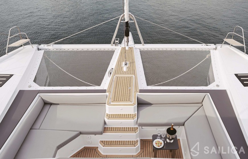 Samana 59 - Yacht Charter Sailica