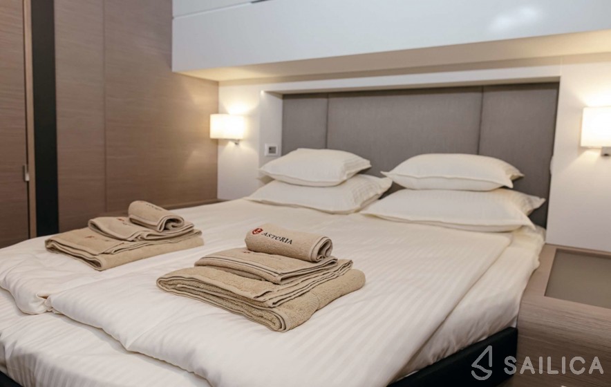 Samana 59 - Yacht Charter Sailica