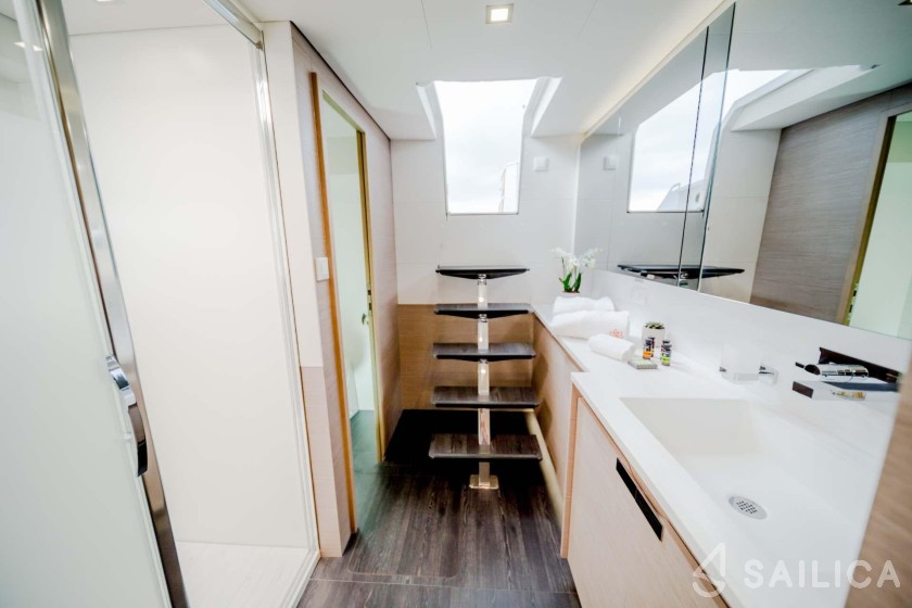 Samana 59 - Yacht Charter Sailica