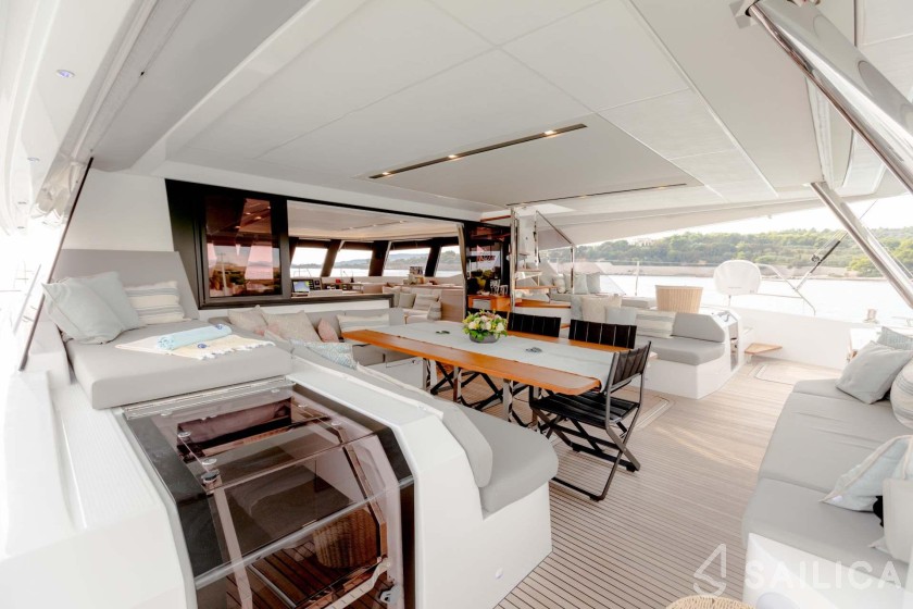 Samana 59 - Yacht Charter Sailica