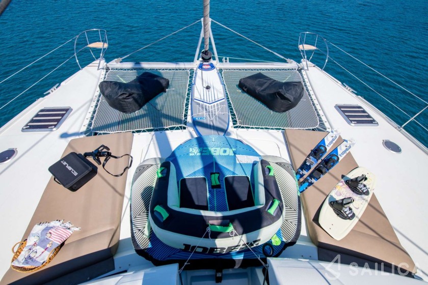 Sanya 57 - Yacht Charter Sailica