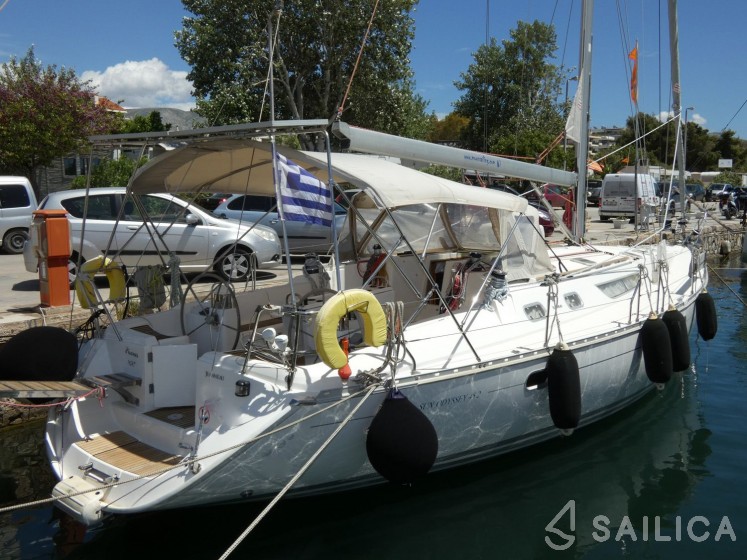 Jeanneau 45.2 - Yacht Charter Sailica