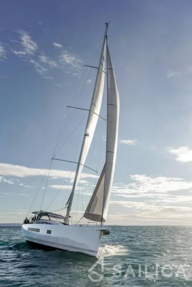 Jeanneau 65 - Yacht Charter Sailica