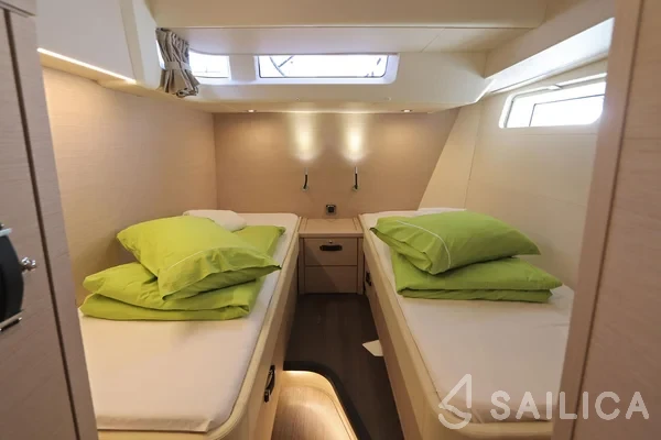 Jeanneau 65 - Yacht Charter Sailica