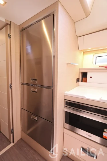 Jeanneau 65 - Yacht Charter Sailica