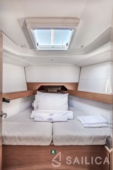 Sun Odyssey 349 - Yacht Charter Sailica