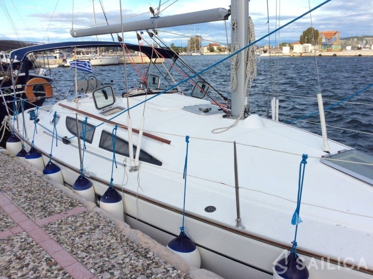 Sun Odyssey 35 - Yacht Charter Sailica
