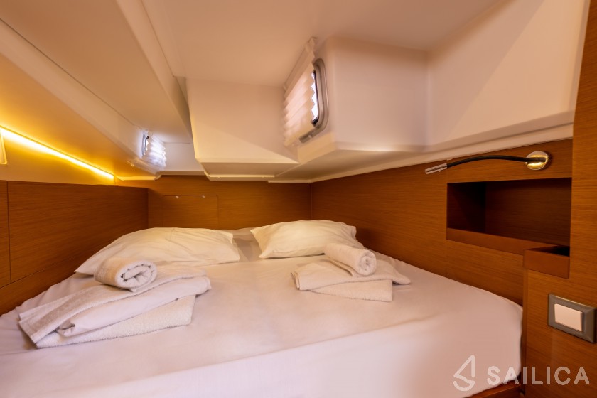 Sun Odyssey 380 - Yacht Charter Sailica