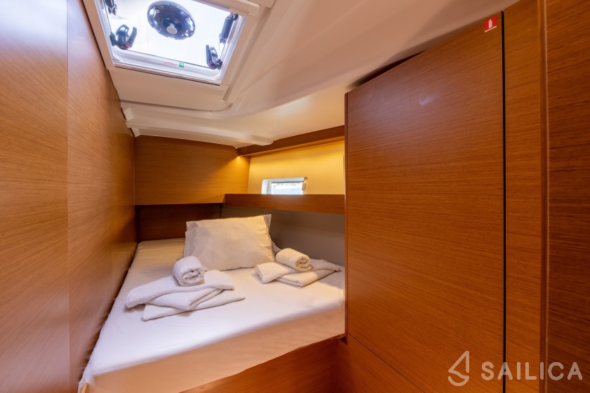 Sun Odyssey 380 - Yacht Charter Sailica