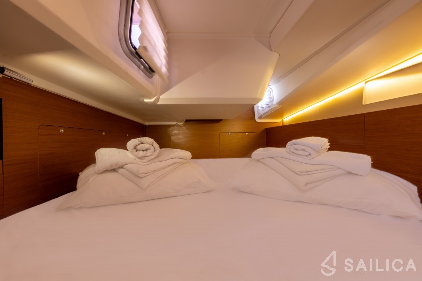 Sun Odyssey 380 - Yacht Charter Sailica