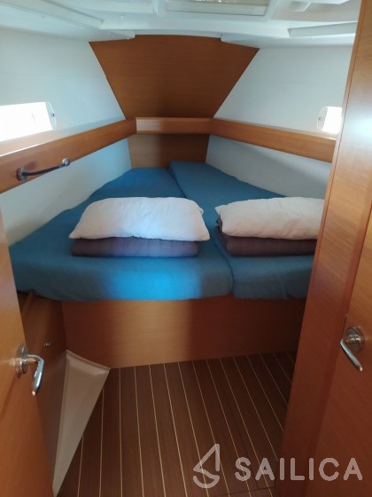 Sun Odyssey 409 - Yacht Charter Sailica