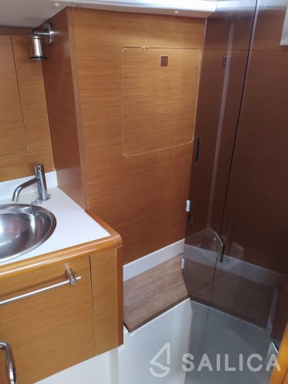 Sun Odyssey 409 - Yacht Charter Sailica