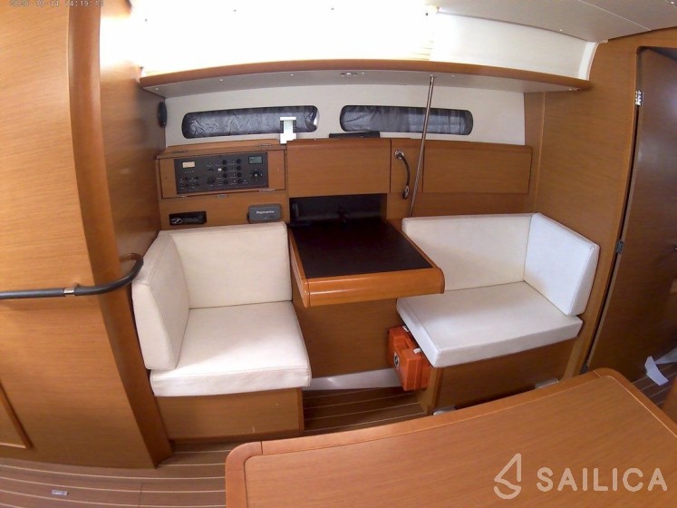 Sun Odyssey 409 - Yacht Charter Sailica