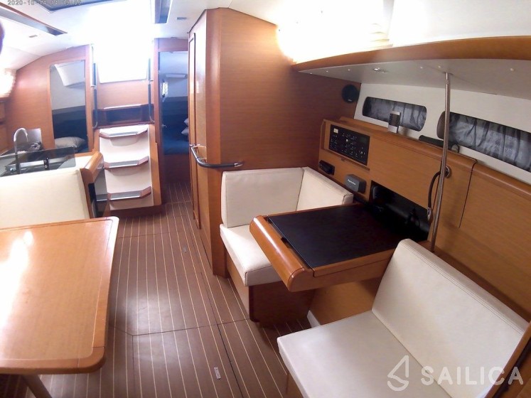 Sun Odyssey 409 - Yacht Charter Sailica