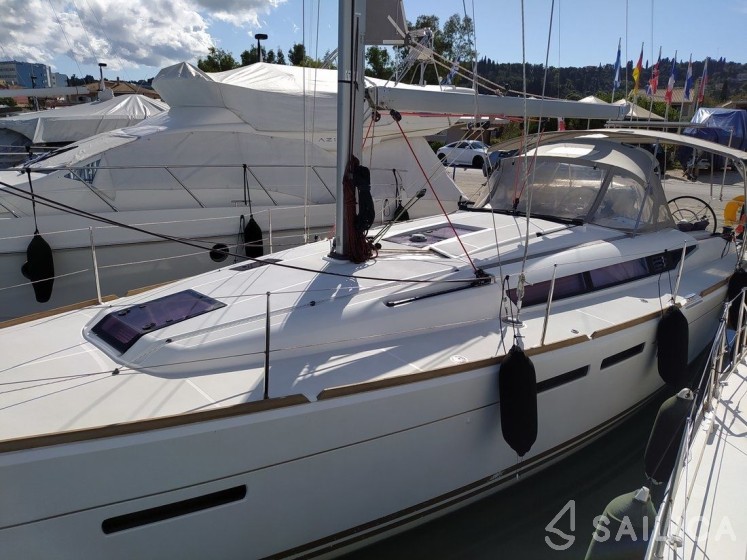 Sun Odyssey 409 - Yacht Charter Sailica