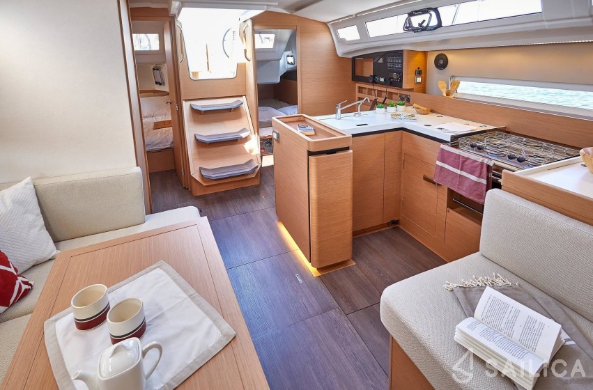Sun Odyssey 410 - Yacht Charter Sailica