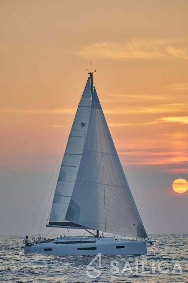 Sun Odyssey 410 - Yacht Charter Sailica