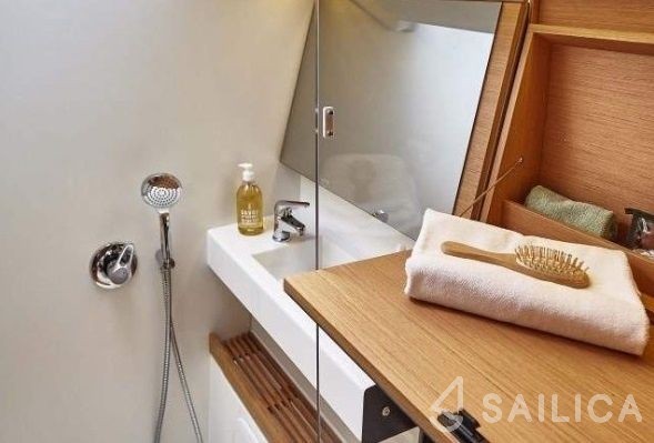 Sun Odyssey 410 - Yacht Charter Sailica