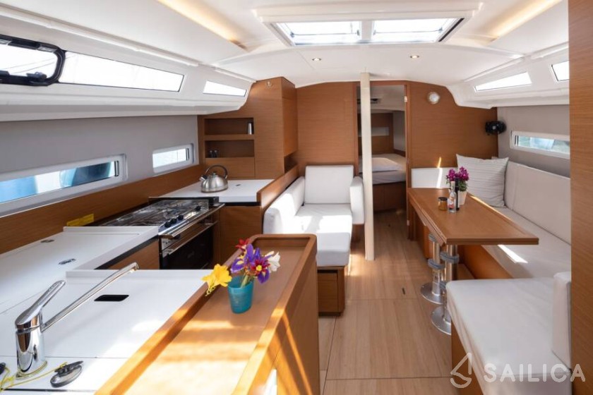 Sun Odyssey 410 - Yacht Charter Sailica