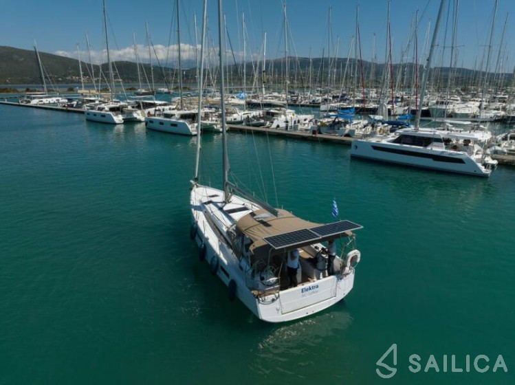 Sun Odyssey 410 - Yacht Charter Sailica