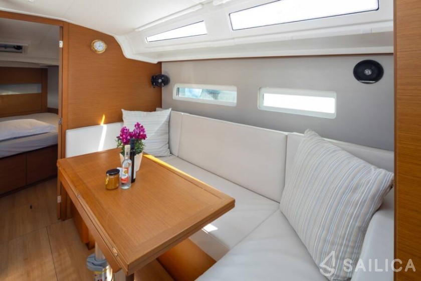 Sun Odyssey 410 - Yacht Charter Sailica
